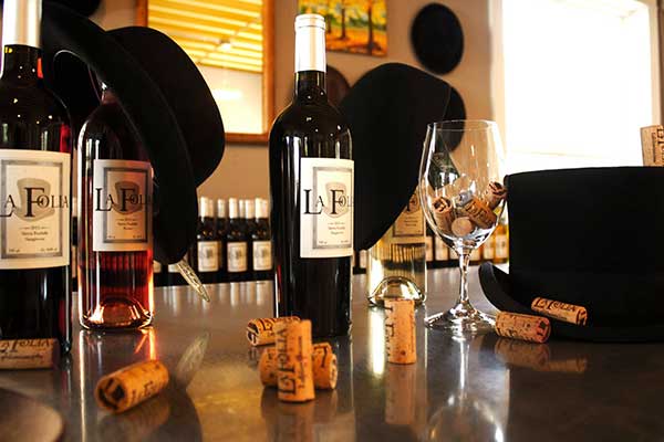 La Folia Winery: wine and hats