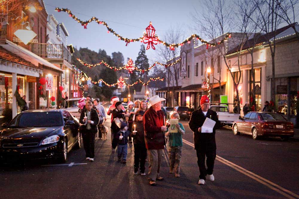 November Events: Angels Camp Parade | Richard Harray
