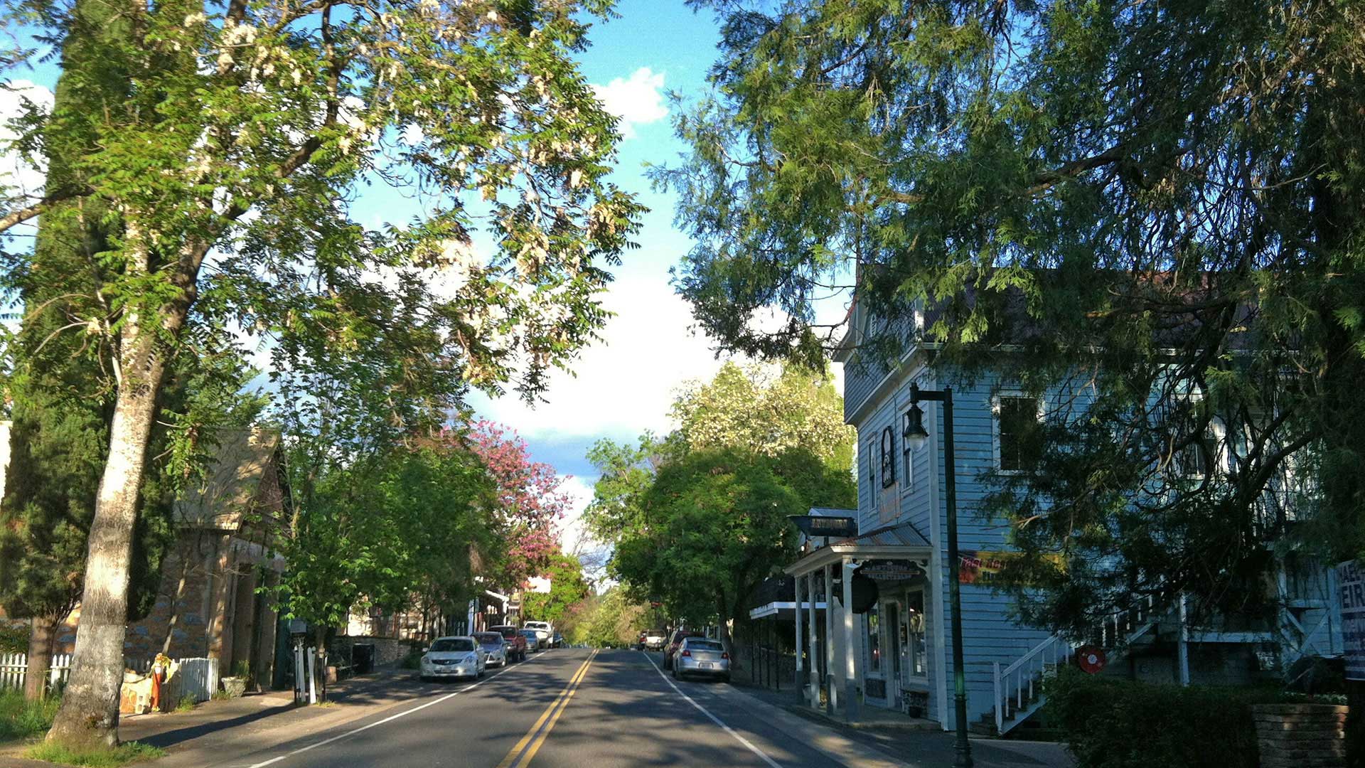 Murphys, California a charming, nottobemissed Gold Rush town.